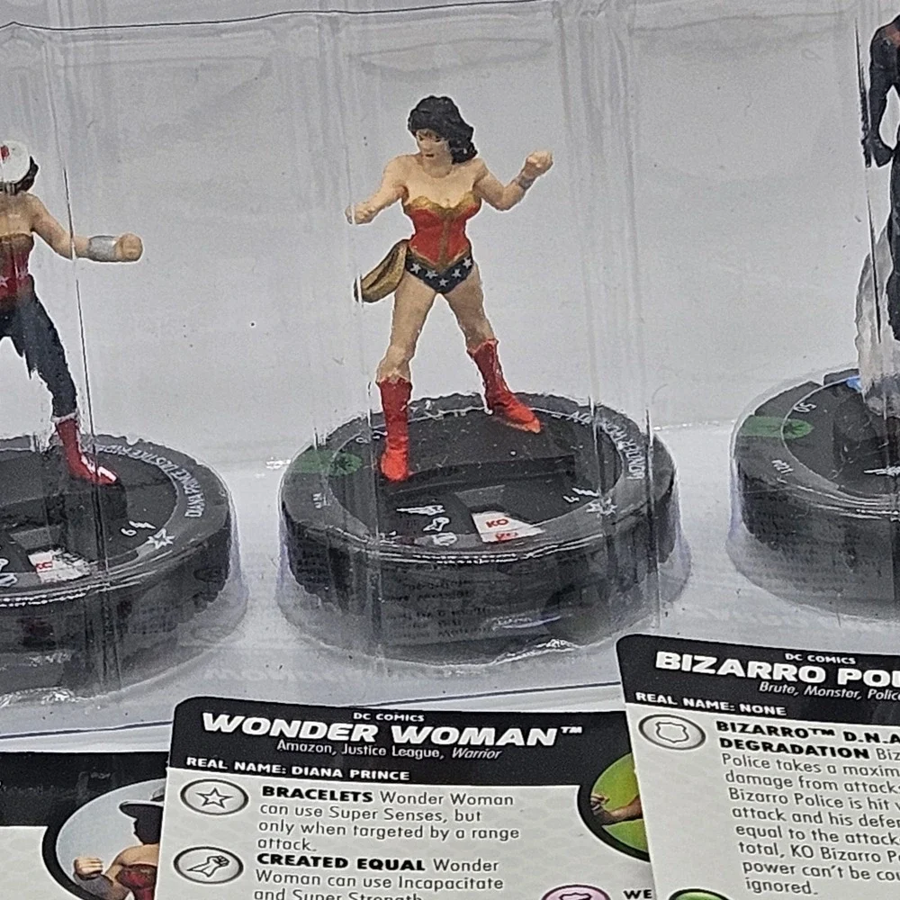 Lot of 5 DC HeroClix Flashpoint Figures with Cards - The Bat, Wonder Woman, The